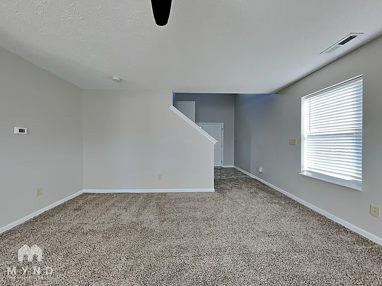 2352 Rosewood Dr — Photo 3