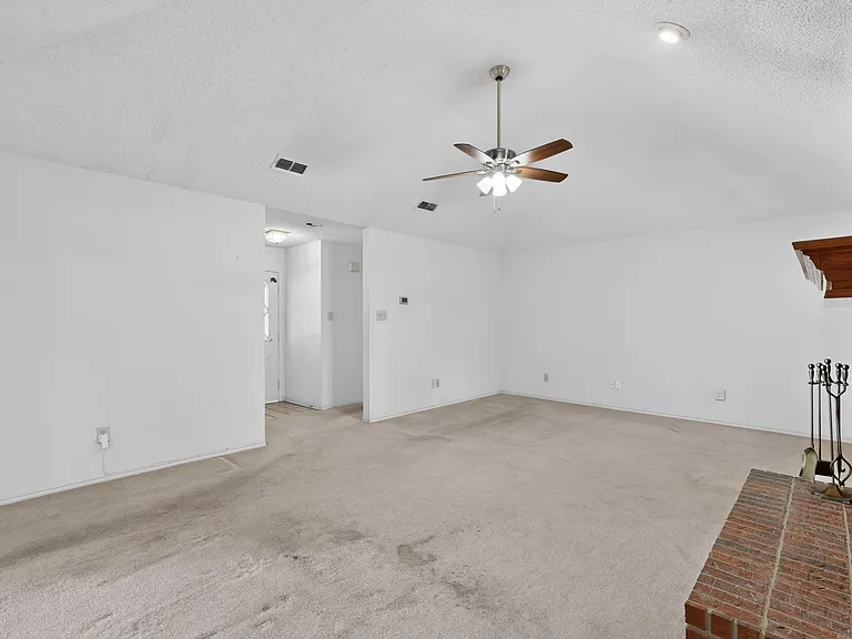 7517 Crosstimbers Ln — Photo 8