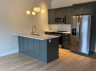 309 6th St #207, Burlington, IA 52601