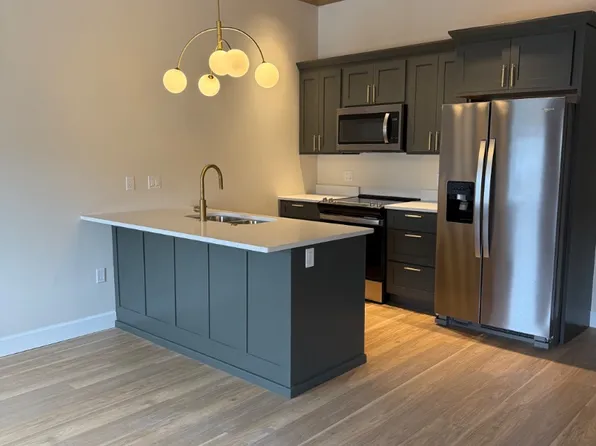 309 6th St, Burlington, IA