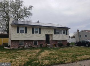 15 Lynne Dr, Sicklerville, NJ 08081