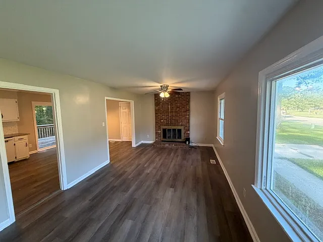 206 Cambridge Court - 1 — Photo 2