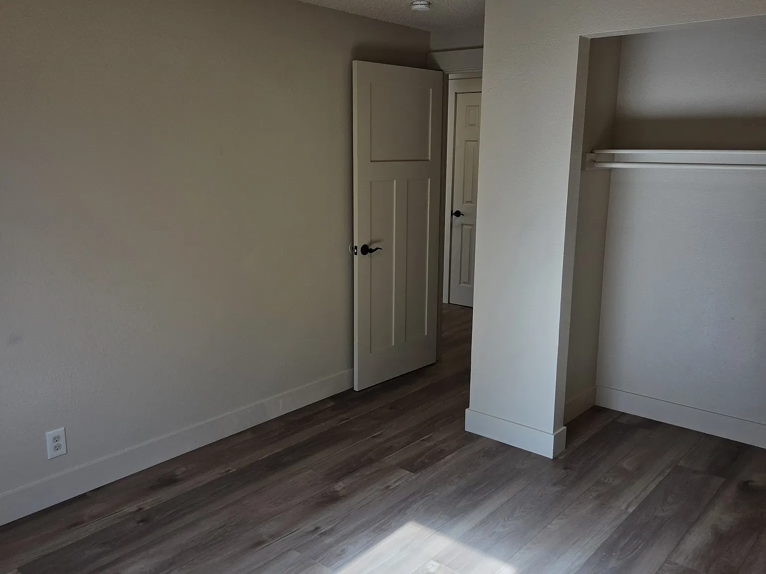3 bed, 1500 sqft, $1,800 — Photo 2