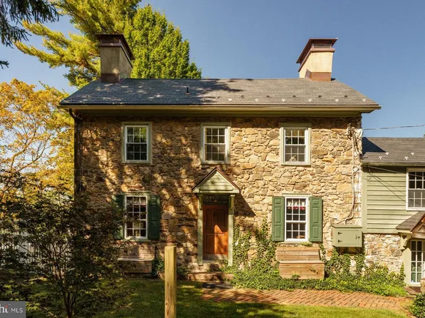 2943 Windy Bush Rd, Newtown, PA 18940