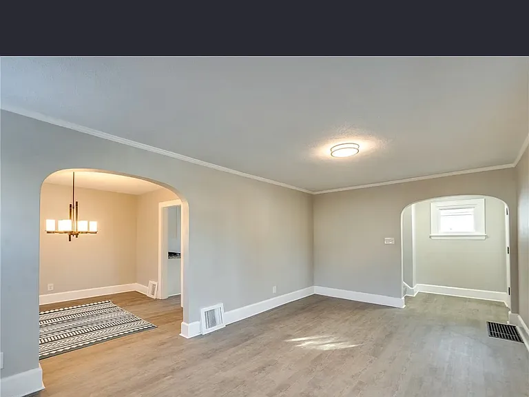 1835 Thornapple Ave — Photo 11