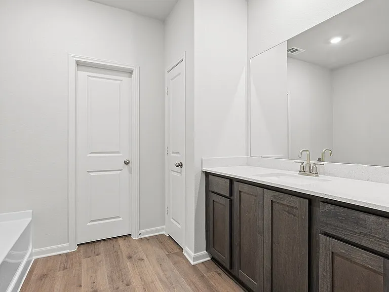 310 Patton Ln — Photo 14