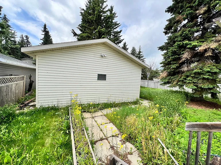 221 Birch Ave — Photo 33