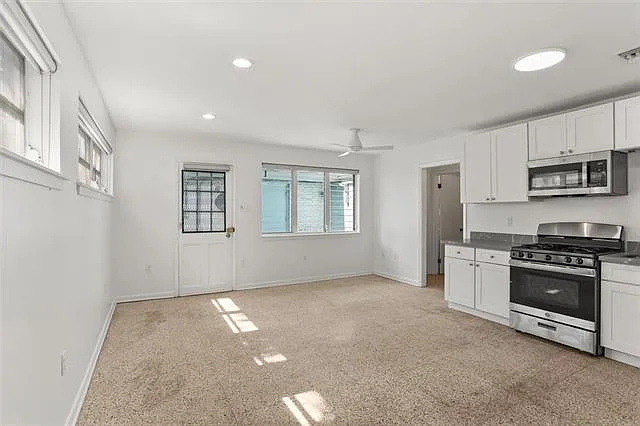 904 Bellecastle St — Photo 3