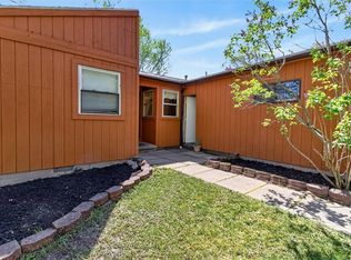 10 Hanningfield Cir, Fairport, NY 14450