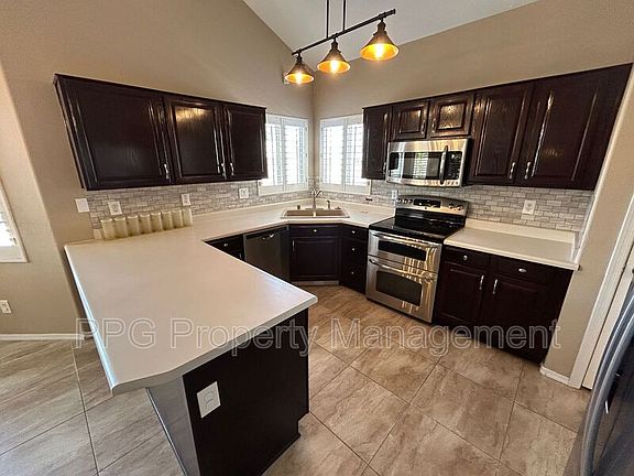 4th image of 12912 W Ash St