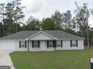 115 Red Hawk Ct, Waynesville, GA 31566