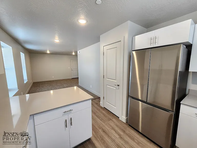 133 N Rock Canyon St #J105 — Photo 9