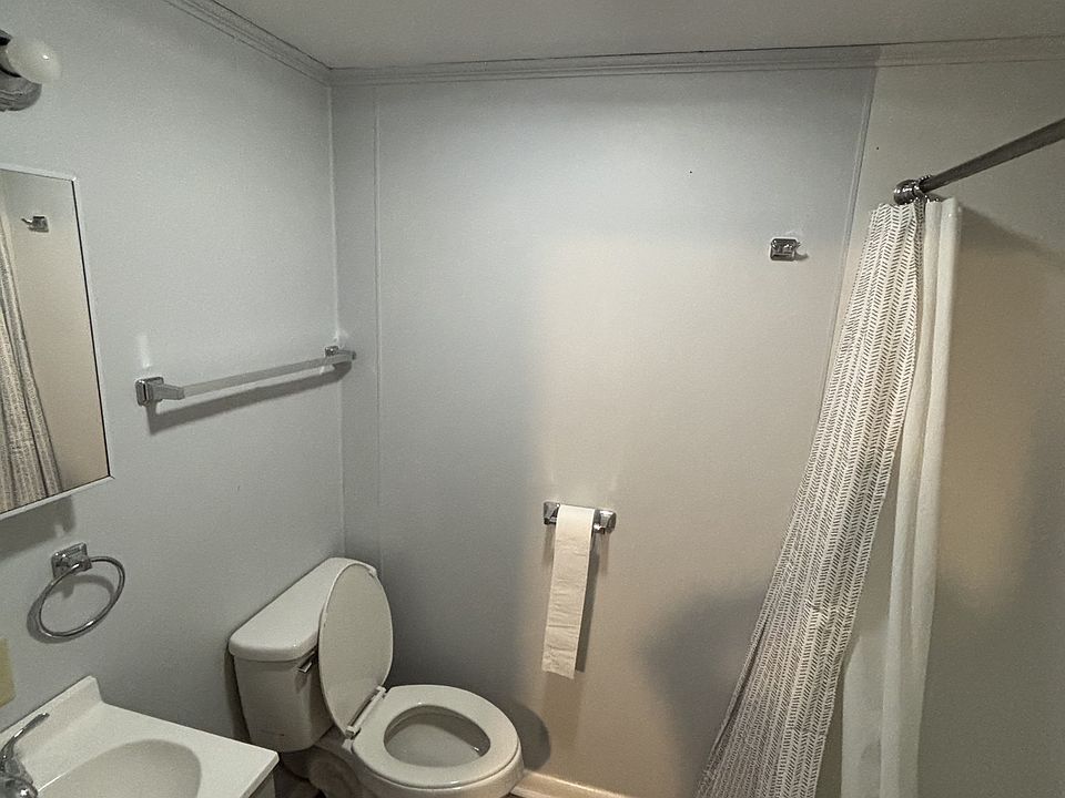 1st image of 495 Main Rd #13