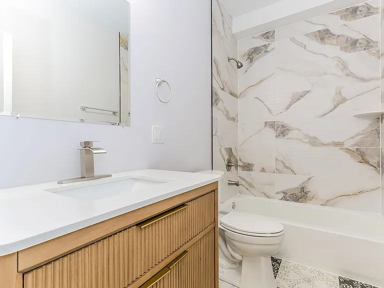 820 N 40th Street — Photo 16
