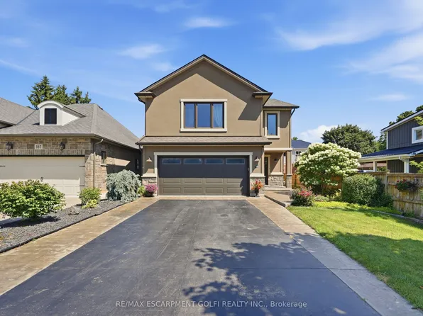 379 Michael Dr, Welland, ON L3C 0A5