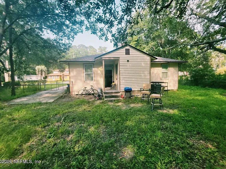 5020 Campenella Dr — Photo 6