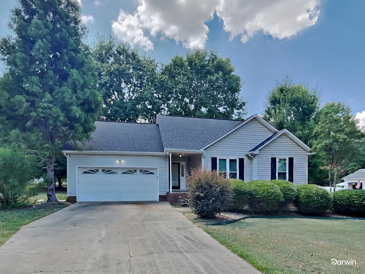 3 bed, 2.0 bath, 1310 sqft, $2,095 — Photo 2