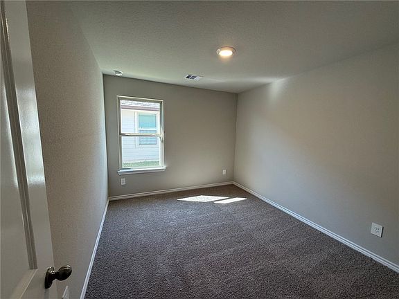 3rd image of 1218 Canton Dr