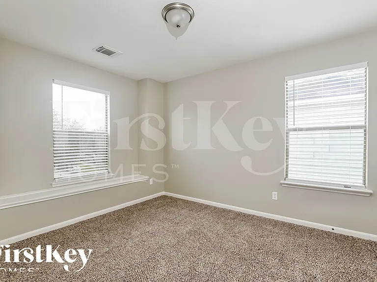 339 Remington Harbor Ct — Photo 15