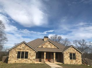 555 Black Bear Dr, Sparta, MO 65753