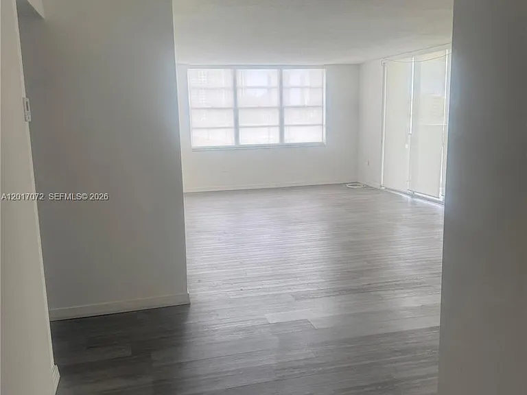 2750 NE 183rd St #T-211 — Photo 31