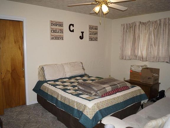 3rd image of 534 Hickory Dr