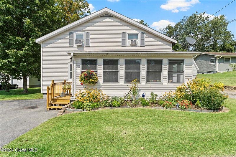 2nd image of 38 Brookfield Avenue