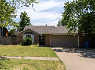 528 W 7th St, Edmond, OK 73003