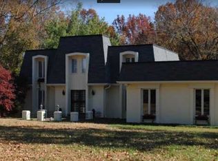 1915 Flat Rock Rd, Louisville, KY 40245