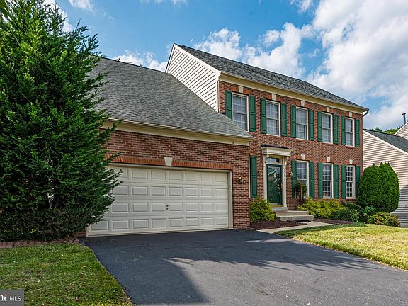 2nd image of 10828 Hillbrooke Ln