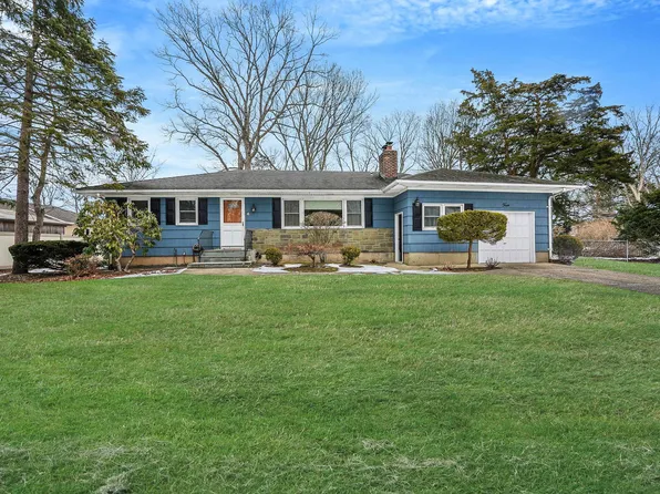 4 Burford Drive, Commack, NY 11725