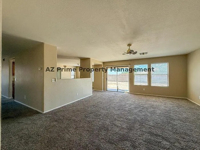 583 W Racine Loop — Photo 14