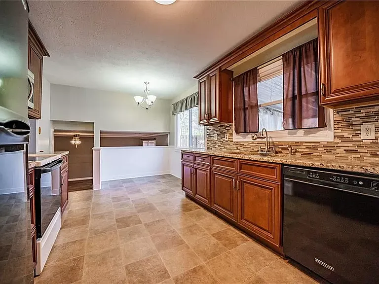 6714 Glenallen Ave — Photo 2