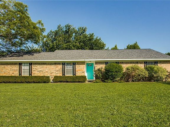 2nd image of 3331 Carriage Cir