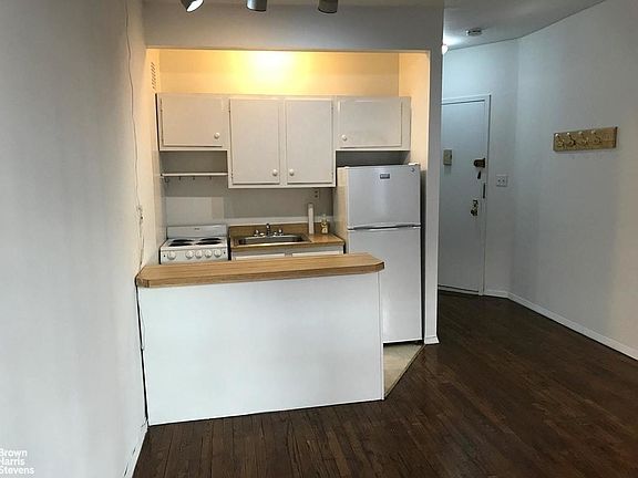 5th image of 160 E 91st St #312