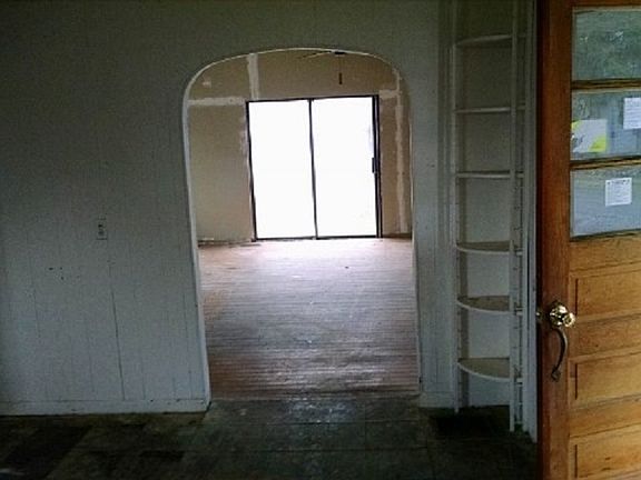 3rd image of 131 S Buckeye St