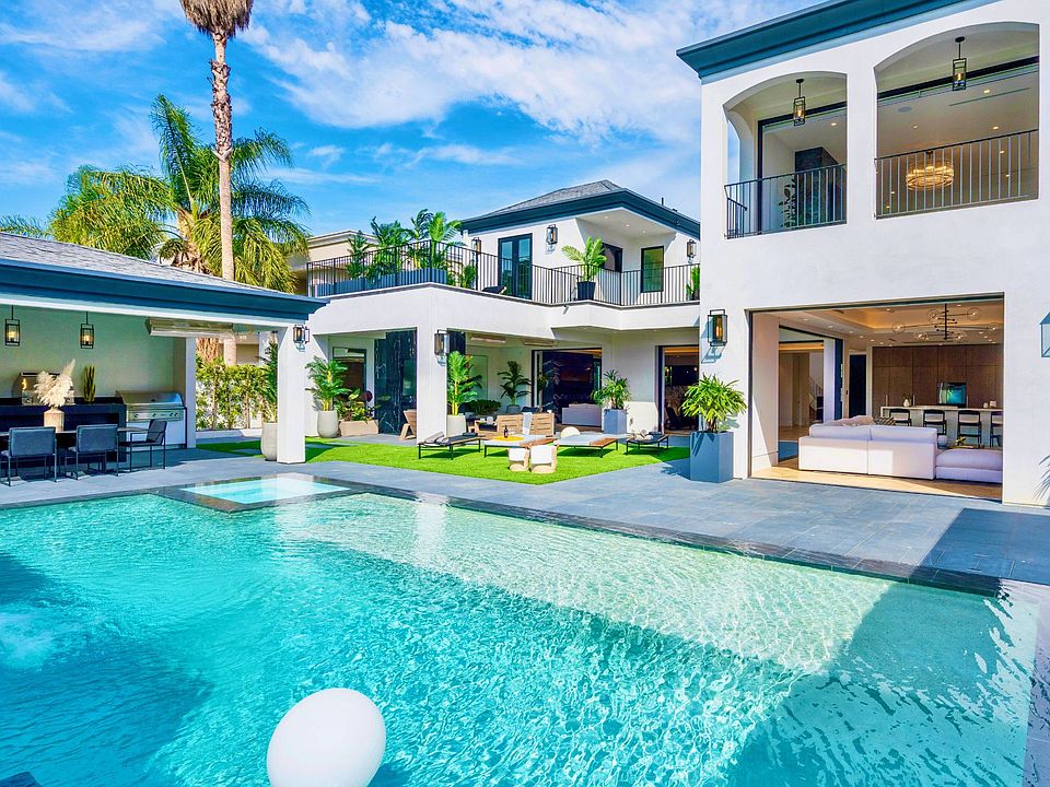 Villa Mandarin by LuxJB. New, Fully Furnished Ultra-Luxury Mansion in BH Flats.