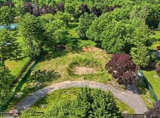 9 Terrace Court, Old Westbury, NY 11568