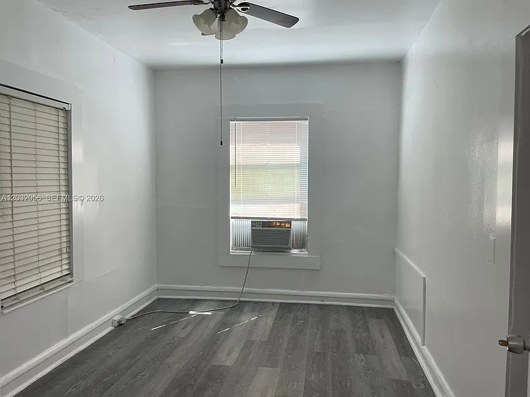 817 4th St #817 — Photo 9
