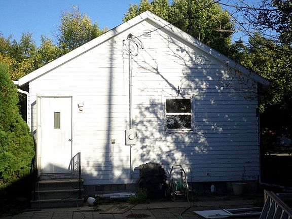 4th image of 108 S Mather St