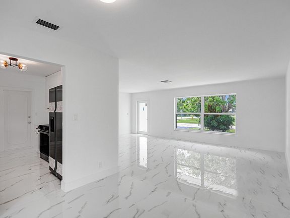 5th image of 6606 NW 95th Avenue