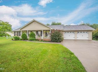 231 Twin Ridges Dr, Maryville, TN 37804