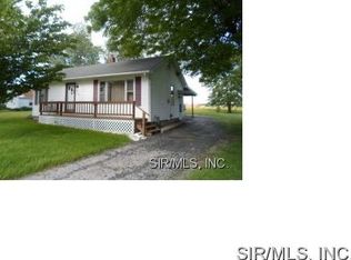 915 N Main St, Brighton, IL 62012