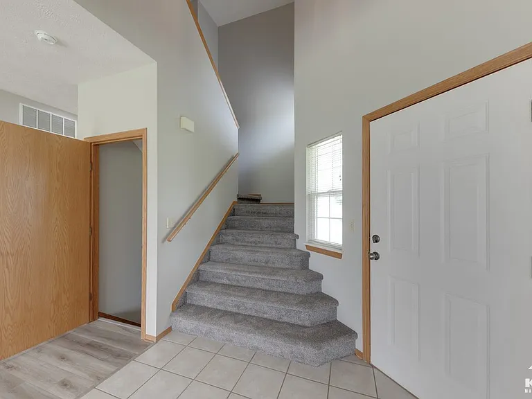 511 N Bristol Ct #A — Photo 9