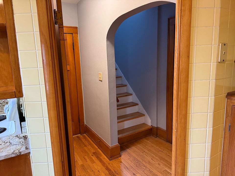 Entrace from ground floor