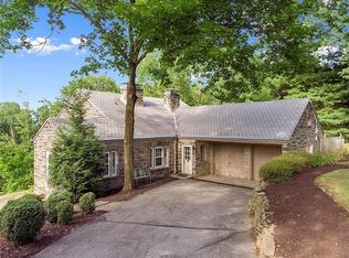 17 Standish Way, Carnegie, PA 15106