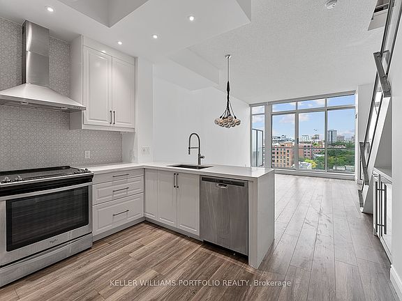 2nd image of 388 Richmond St W Unit 918