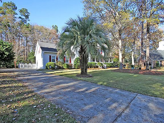 2nd image of 406 Glouchester Ct