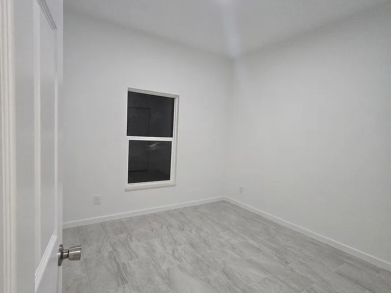 444 Genoa Ave S — Photo 27