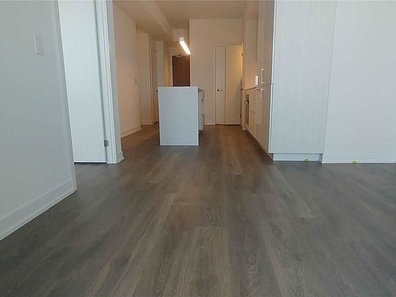 4th image of 20 Richardson St #702